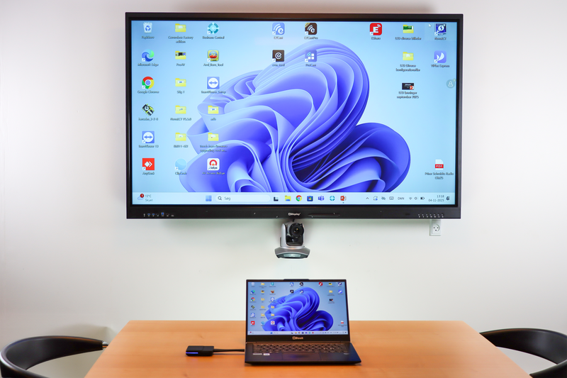 ADisplay USB-C Cast dongle