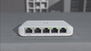 Ubiquiti UniFi Flex Mini 5-Port, Powered via PoE or 5V